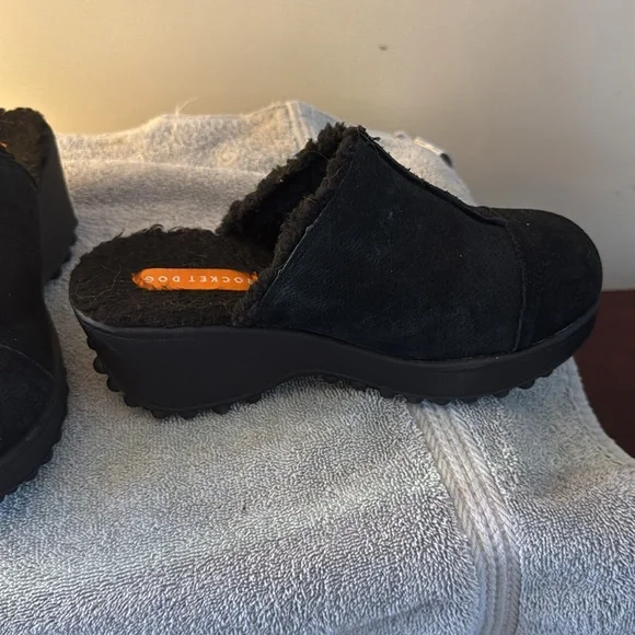 Rocket dog women platform comfort shearing clog mule. Size 7, black.New w/o box - Picture 2 of 5